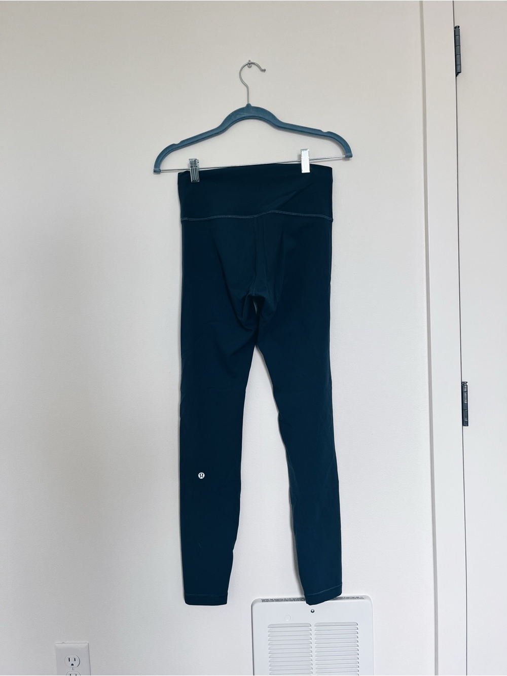 Lululemon High Rise Pant Size 8 - Picture 3 of 5